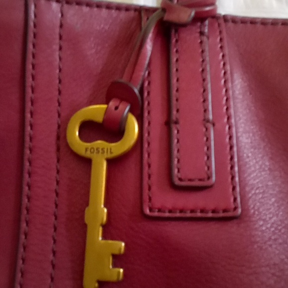 Vintage Fossil Deep Red 2 handle Handbag w/Logo Key - Picture 2 of 10